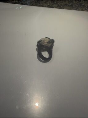 UNO de 50 Black and Cream Textured Statement Ring